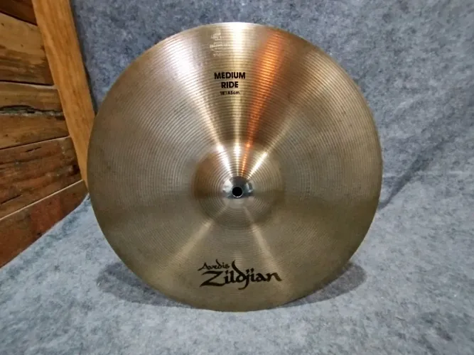 Medium Ride 18" Zildjian Avedis Bronze B20