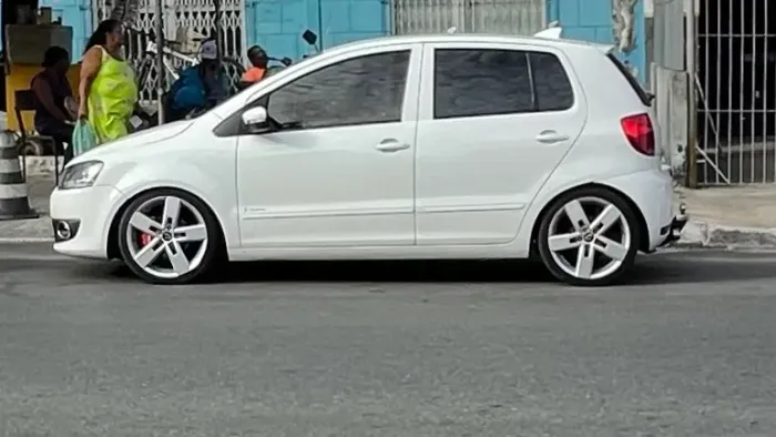 Volkswagen Fox 1.0 MI Total Flex 8V 5P 2012