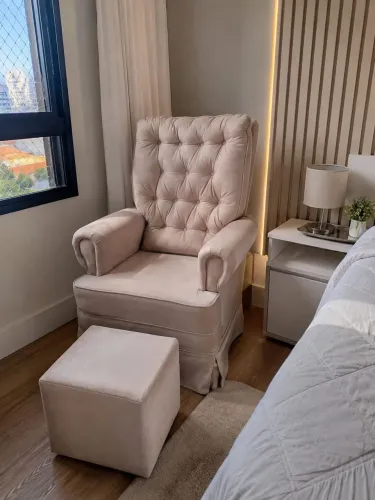 Cama, Colchão, Poltrona De Balanço e Puff
