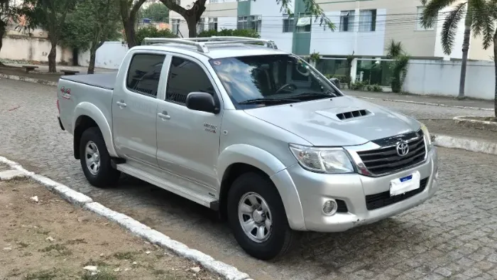 Toyota Hilux CD SR D4-d 4X4 3.0 TDI Dies Aut. 2013