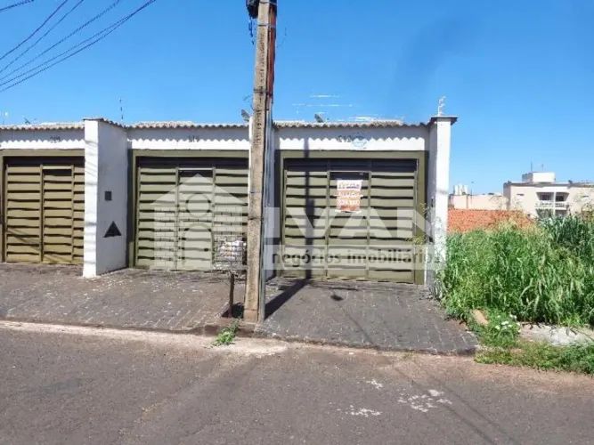 Casa para locação no bairro Morada da Colina.