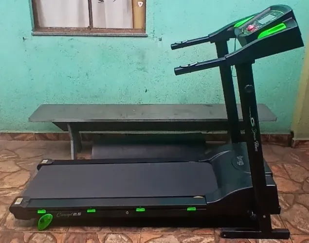 Ate 10x sem Juros - Esteira Elétrica Dream Fitness Concept2.5 - Novíssima