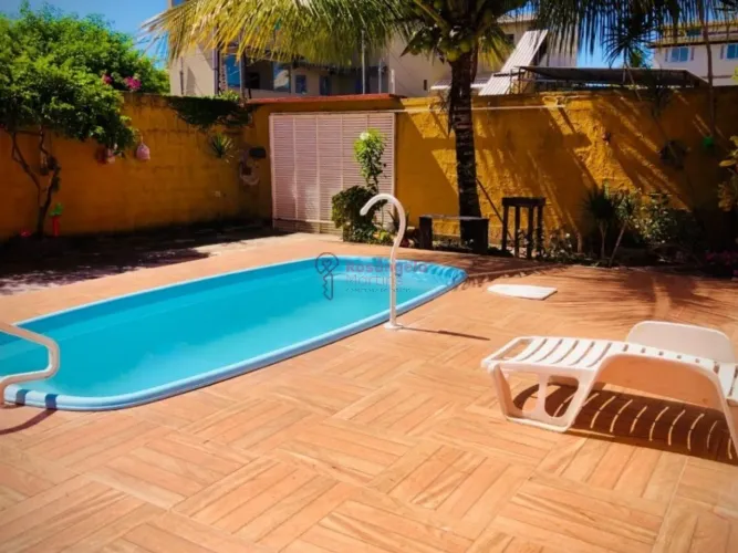 Casa Duplex com 3 suítes, área gourmet e piscina com hidro na Barra do Jucu!