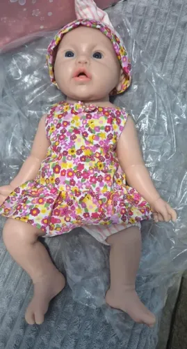 Bebe reborn silicone solido  menina 