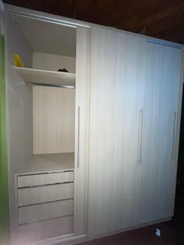 Guarda Roupa