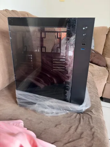 Gabinete: Redragon Wideload Lite