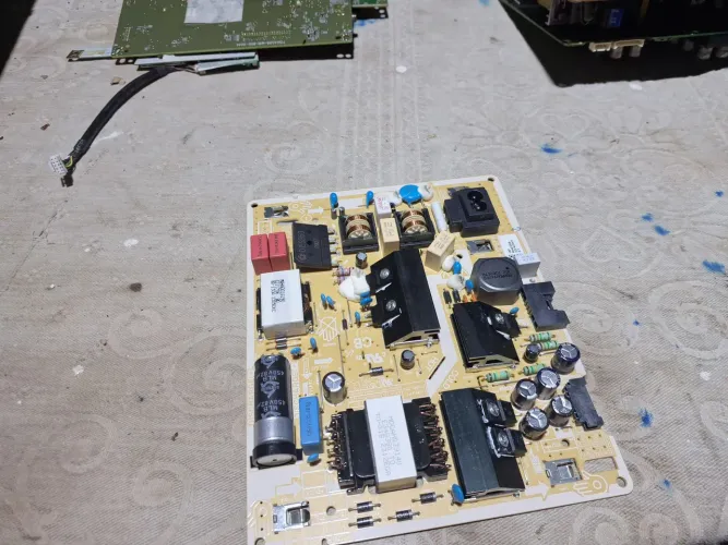 Placa fomte samsung un43cu7700g
