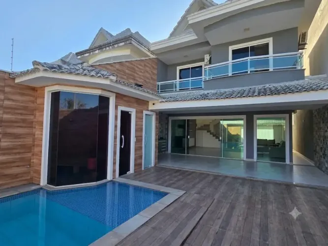 Casa para aluguel possui 330 m2 com 4 quartos no Recreio dos Bandeirantes RJ