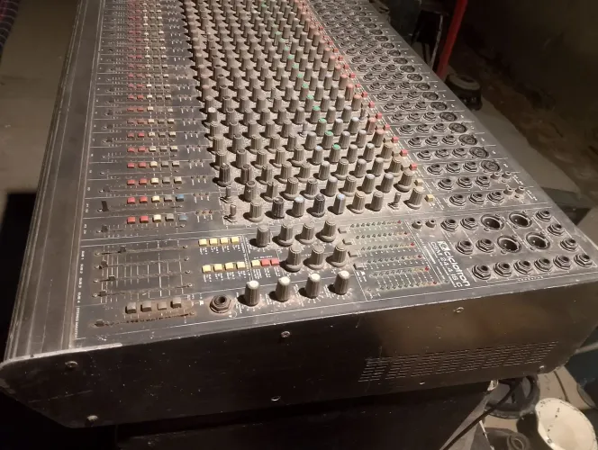 Vendo mesa de som 