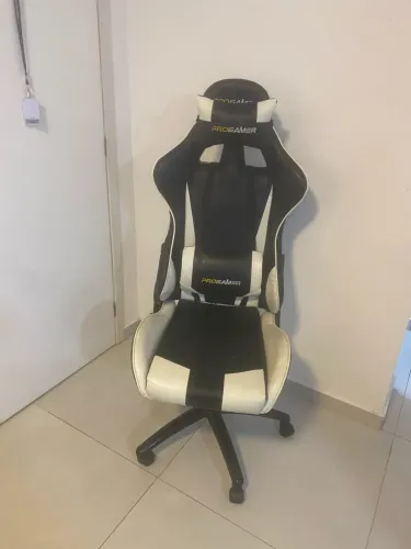 Cadeira Gamer Rivatti semi nova