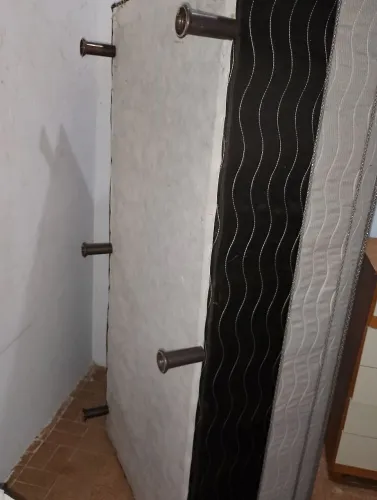 Cama de solteiro semi nova
