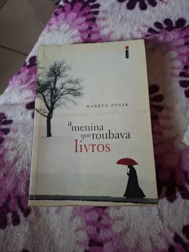 Livro "A Menina que Roubava Livros"