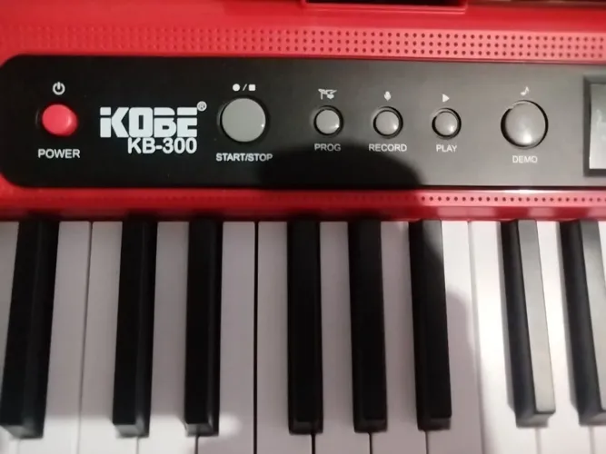 Teclado Musical iniciante Kobe KB-300 5/8 61
