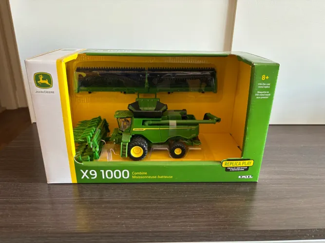 Miniatura Colheitadeira John Deere 1/64 X9 1000 