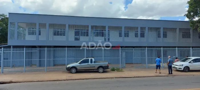 IMÓVEL COMERCIAL À VENDA COM SALA COMERCIAL! Avenida dos Pirineus Bairro São Francisco,