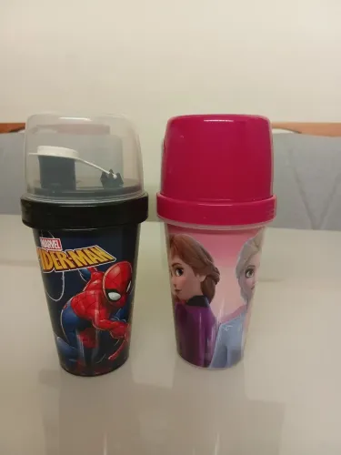 Kit mini Shakeira 320ml plasútil do homem aranha e da frozen - novos
