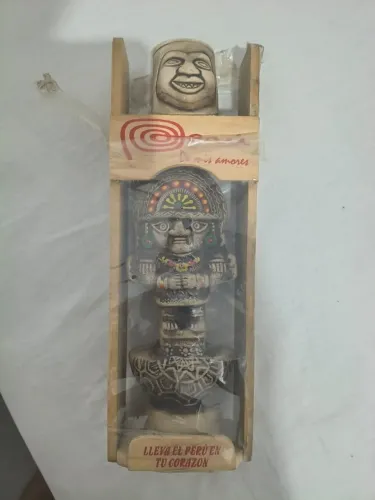 EL TUMI Artefano indigena Peruano.
