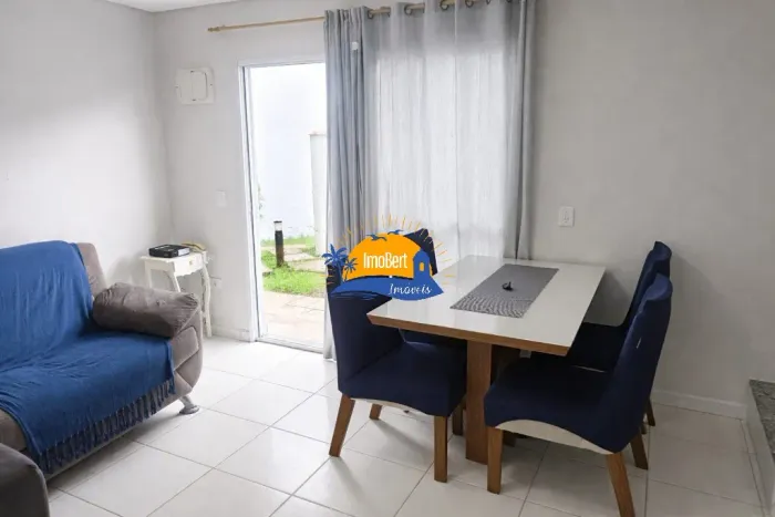 Casa de Condomínio à Venda em Bertioga-SP- 100 mts da praia-3 Quartos, 1 Suíte, 2 Salas, 3