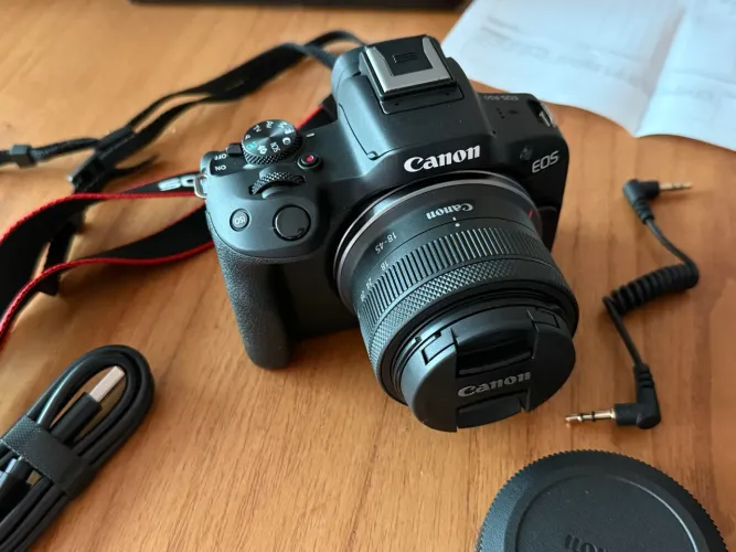CÂNON EOS R50 PRETA + LENTE RF 18-45mm + ADAPTADOR EF-EOS R | NOVA SEM USO 