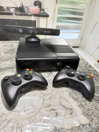 Xbox 360 + 2 Controles + Kinect + Rgh e Ltu