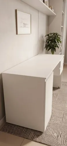 Mesa de Escritório/Home Office 1,50 m com 2 Gavetas e Armário