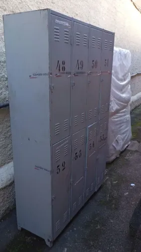 Armários Vestiário de Aço com 6 / 8 portas.