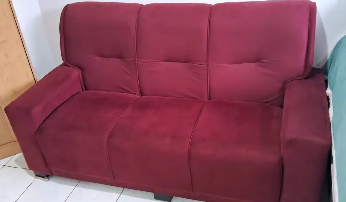 VENDO SOFÁ NOVO POUCO USADO