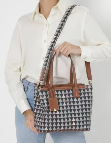 Bolsa Schutz triangle original usada