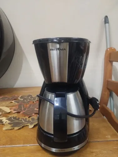 Vende se cafeteira Britânia 15 cafés inox 110V funcionando 50.00