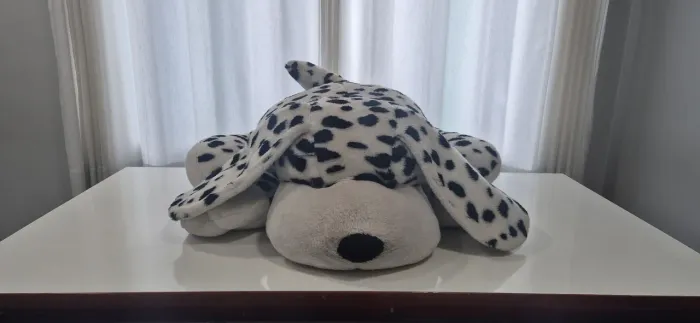 Cachorro de pelúcia grande