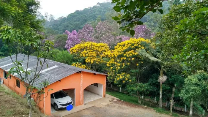 Excelente chácara a venda em Ribeirão Pires terreno Grande, boa construção estudo  permuta
