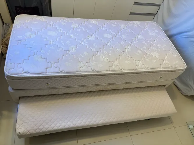 Cama de solteiro dupla