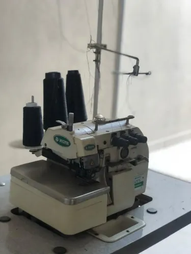 OVERLOCK INDUSTRIAL ZOJE ZJ737A-504M2-04 COMPLETA