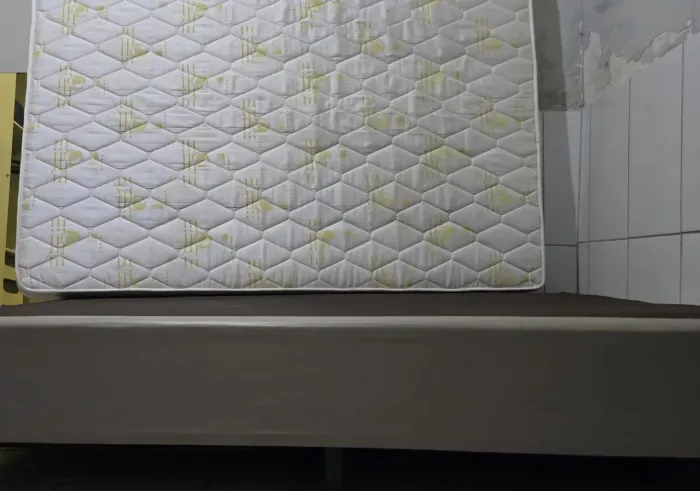 Cama Box + colchão em excelente estado