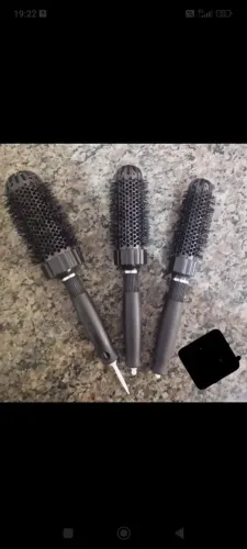 Secador de cabelo com escovas 