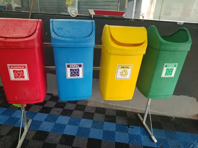 Lixeiras para coleta seletiva - 4 unidades