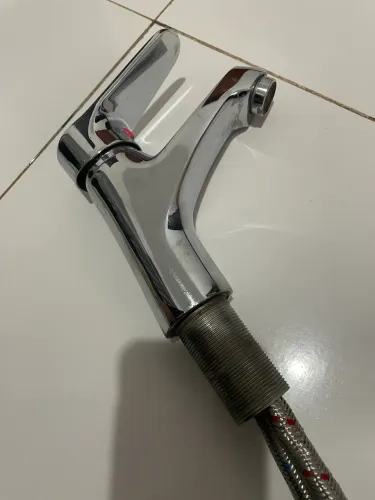 Torneira banheiro monocomando quente e frio cromado