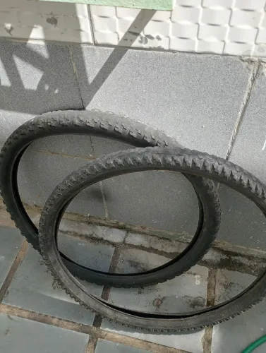 Par de pneus aro 24 1.95 usados