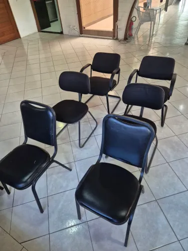 Conjunto de cadeiras para escritório