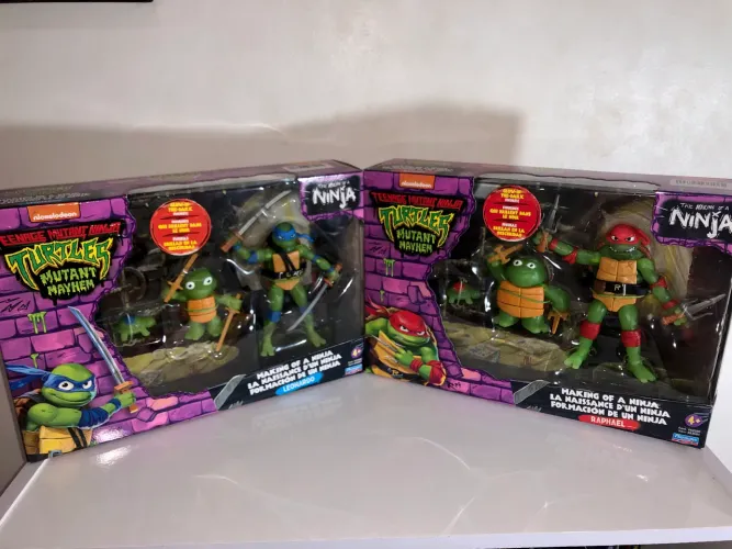 Tartarugas Ninja: Caos Mutante 2 2-pack Leonardo e Raphael que brilham no escuro
