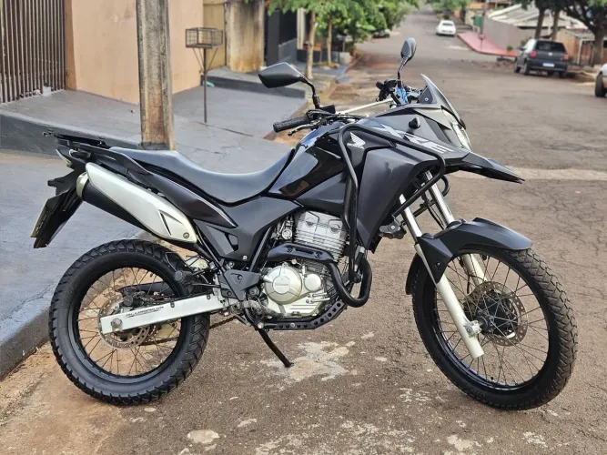 XRE 300 2020