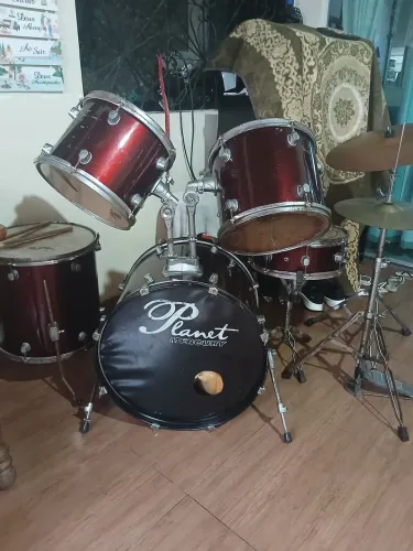 Bateria acústica bem baratinho