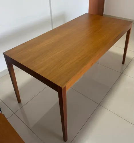 MESA DE MADEIRA MACIÇA 