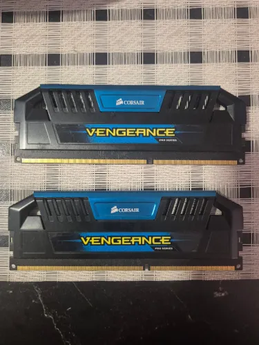 Memória RAM 8GB (2x4) DDR3