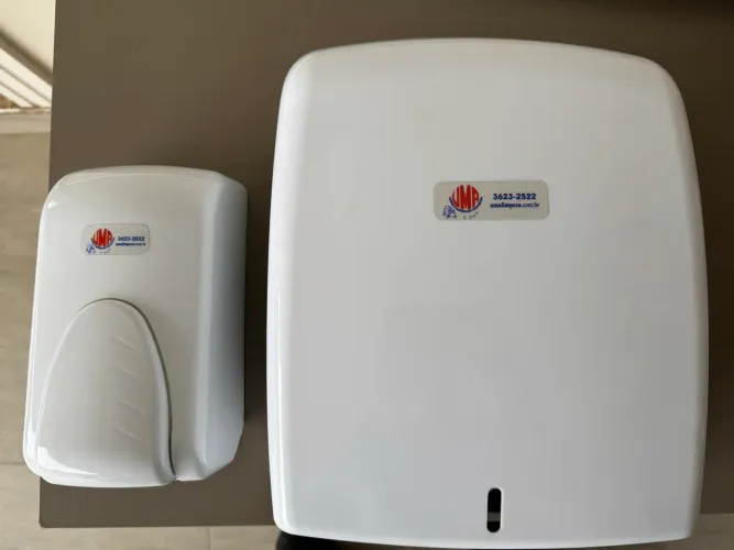 Porta-papel e sabonete de parede