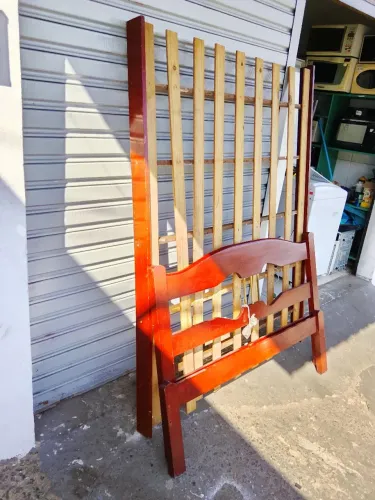 Cama de casal madeira maciça