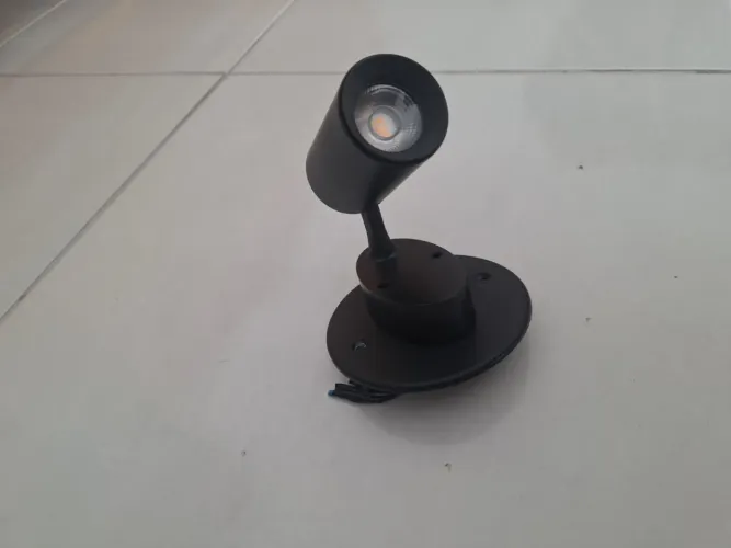 VENDO SPOT DE SOBREPOR!