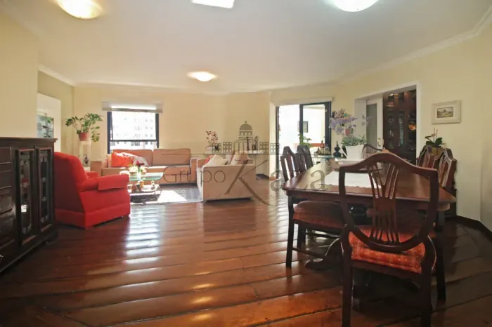 Apartamento - Vila Olímpia - São Paulo - 3 Dormitórios - 146m².