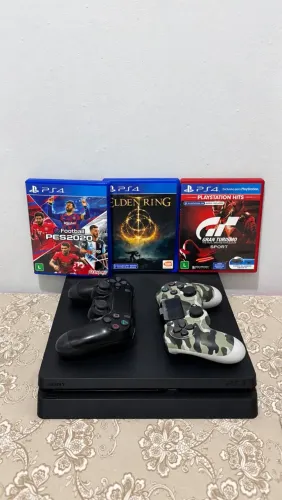 PS4 SLIM COM 2 CONTROLES + 3 JOGOS