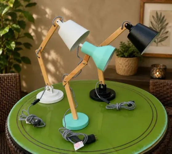Abajur luminaria mesa tenho tenho Mais disponível o valor anuncio cada uma